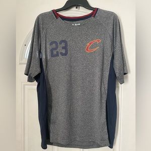 Men’s gray short sleeve NBA sports shirt size Large